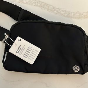 Lululemon Everywhere Belt Bag